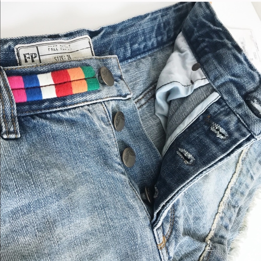 Free People Elliot Denim Shorts Light Wash - Picture 7 of 8